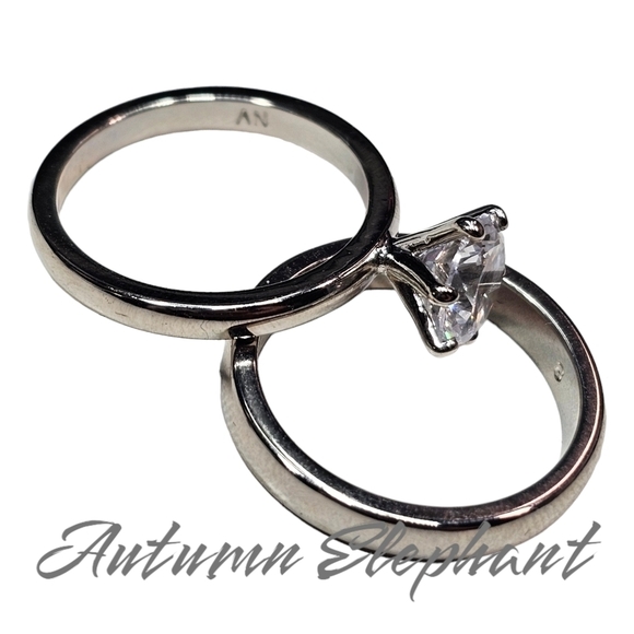 Set of 2 Rings Size 8 - Picture 5 of 7